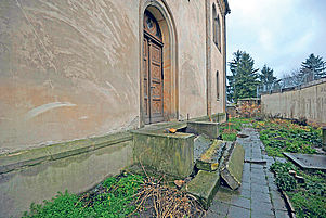 Soll der neue Haupteingang der Kirche werden: Das Portal an der Nordseite. Foto: Kunz