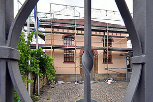 Bauarbeiten bald beendet: Die ehemalige Synagoge in Deidesheim. Foto: LM