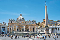 Petersplatz im Vatikan: Deutsche Delegation will auch über Einheit der Konfessionen in versöhnter Verschiedenheit reden. Foto: epd
