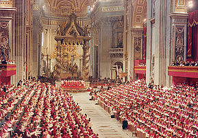 Tradition ist nicht nur eine lineare Entwicklung: Das II. Vatikanische Konzil hat in den 1960er Jahren zahlreiche frühere Lehrentscheidungen korrigiert. Foto: epd
