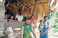 Leben in Armut: Die einheimische Bevölkerung in Papua leidet seit mehr als 50 Jahren unter der indonesischen Besatzung. Fotos: pr