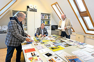 Die Jury hatte 66 Einsendungen zu sichten (von links): Frank Jöst, Hartmut Metzger und Martin Schuck. Nicht im Bild: Henri Franck und Andreas Rummel. Foto: Landry