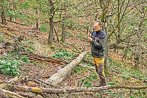Macht sich Sorgen um seinen Wald: Revierförster Martin Teuber aus dem nordpfälzischen Dannenfels. Foto: epd