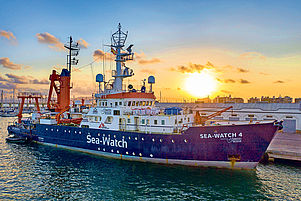 Auslaufen nach langer Vorbereitung: Das Seenot-Rettungsschiff „Sea-Watch 4“ soll von der spanischen Küste aus starten. Foto: epd